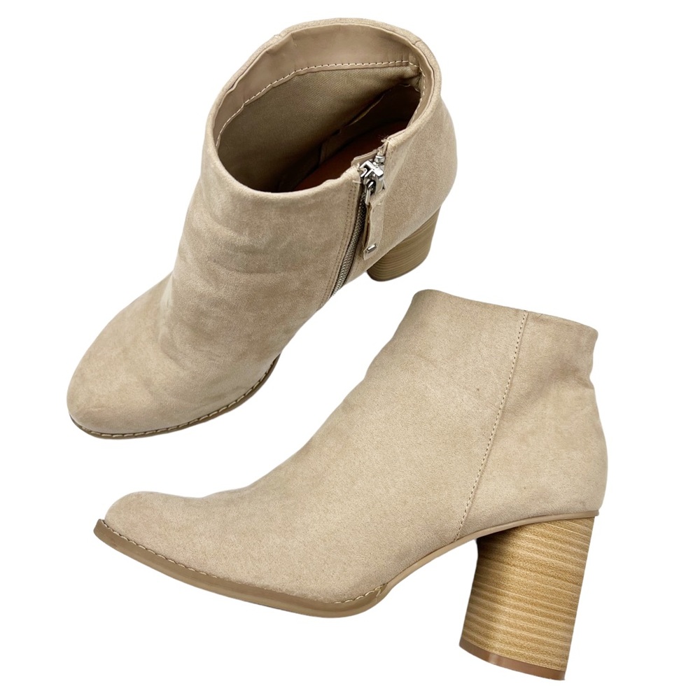 Dolce Vita cream suede booties size 9.5